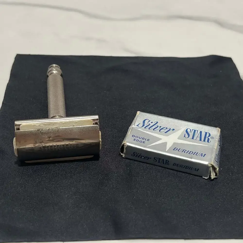 Vintage Double Edge Safety Razor with Silver Star Blades